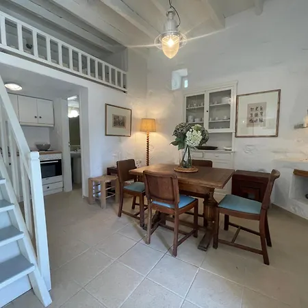 Casa vacanze Sarai House - Steps Away From Panagia Portaitissa *