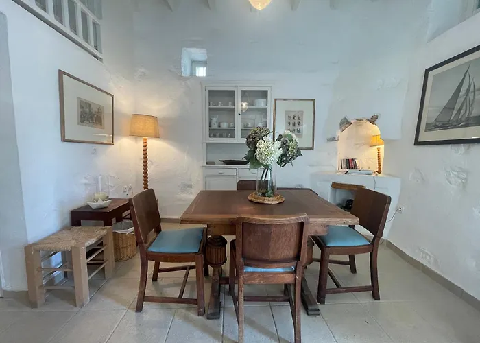 Sarai House - Steps Away From Panagia Portaitissa *